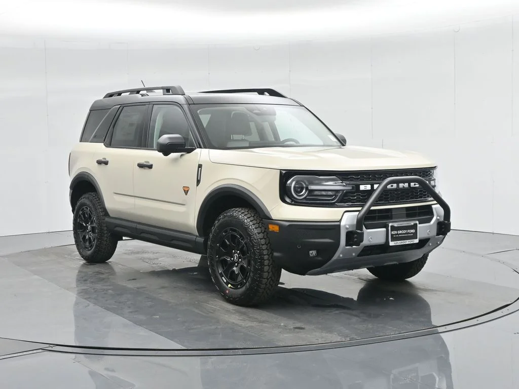 New 2025 Desert Sand Ford Badlands image 56
