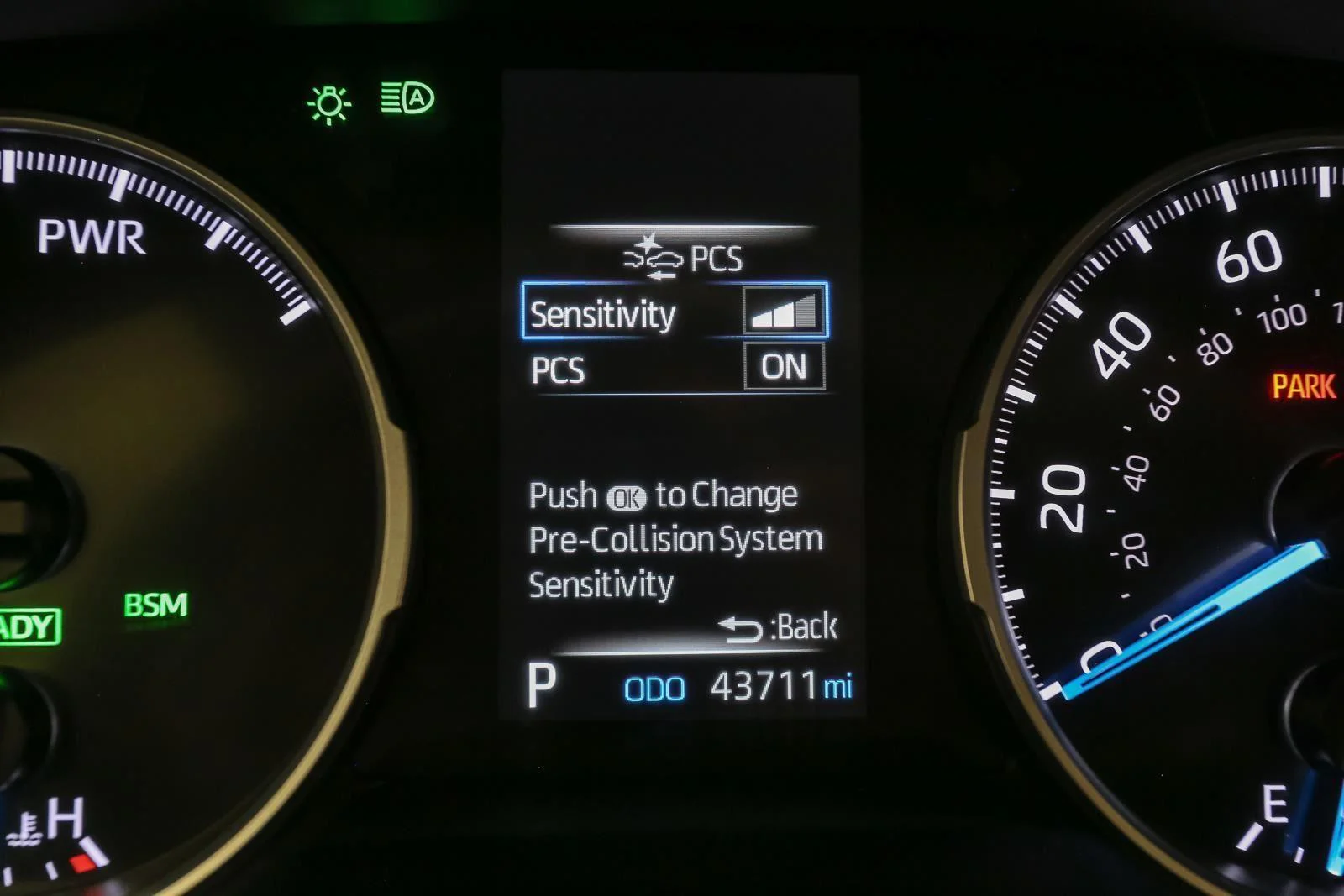 Certified Used 2022 White Toyota XLE image 39