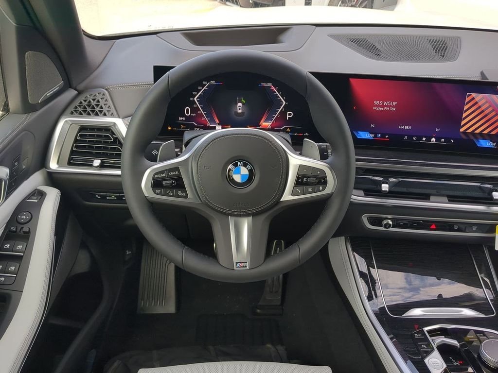 New 2026 Alpine White BMW xDrive40i image 16