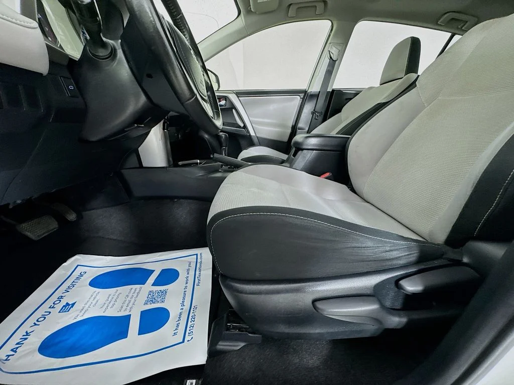 Used 2016 Super White Toyota XLE image 23
