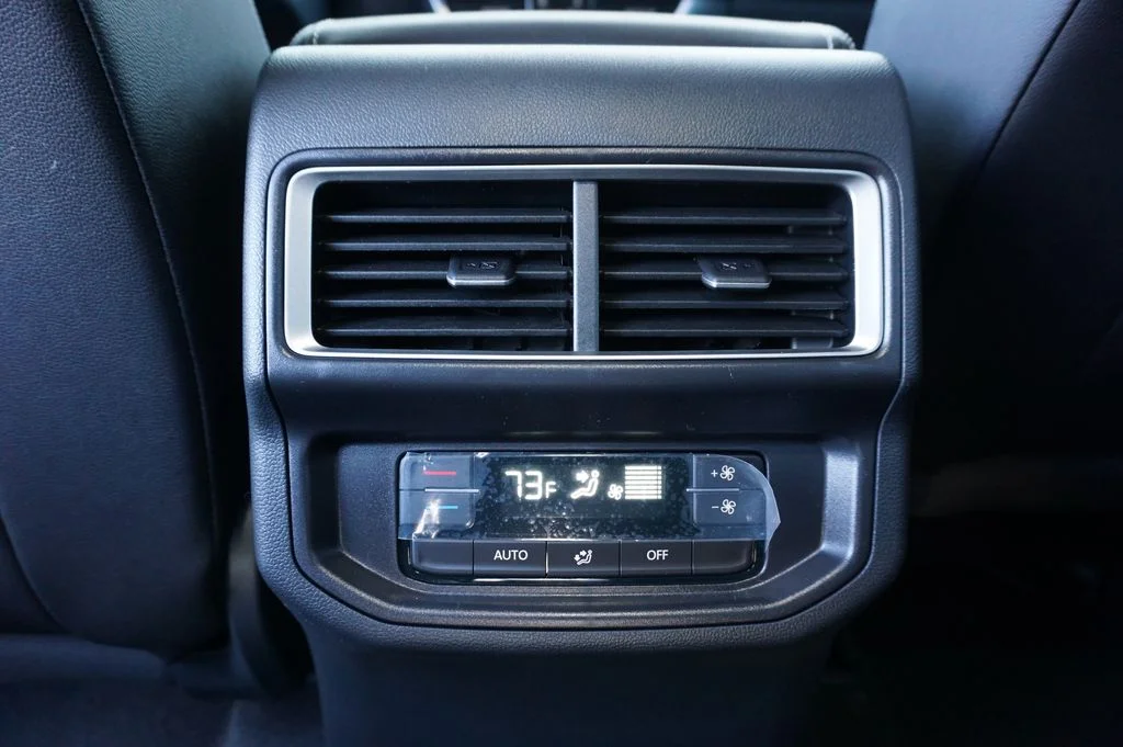 New 2026 Black Volkswagen 2.0T SE w/Technology image 27
