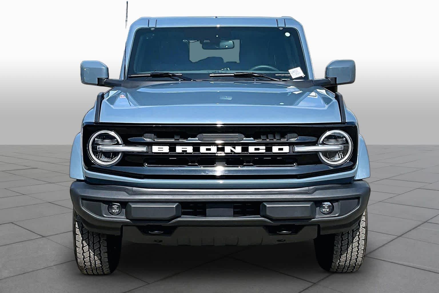 Used 2025 Azure Gray Metallic Tri-Coat Ford Outer Banks image 4