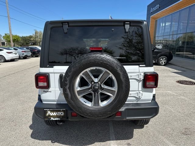 Used 2020 White Jeep Unlimited Sahara image 8