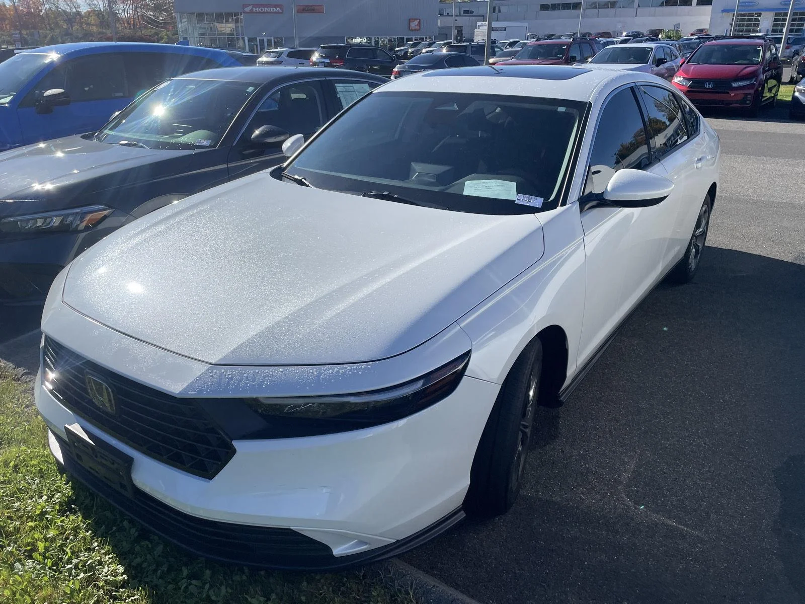 Used 2023 Platinum White Pearl Honda EX image 2
