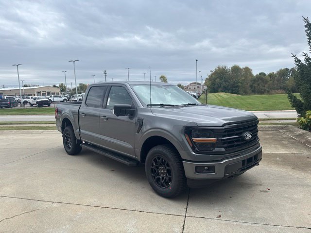 New 2026 Carbonized Gray Metallic Ford XLT image 34