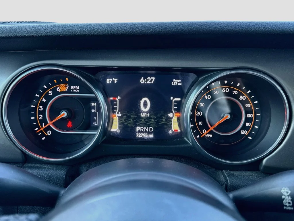 Used 2018 Orange Jeep Unlimited Sport S image 15