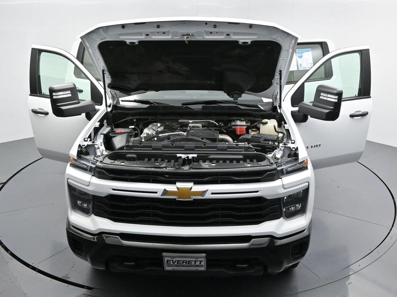 Used 2024 Summit White Chevrolet Custom image 40