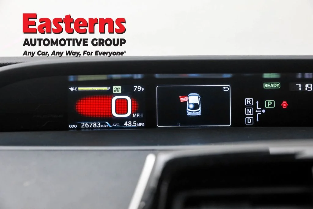 Used 2018 White Toyota Plus image 17