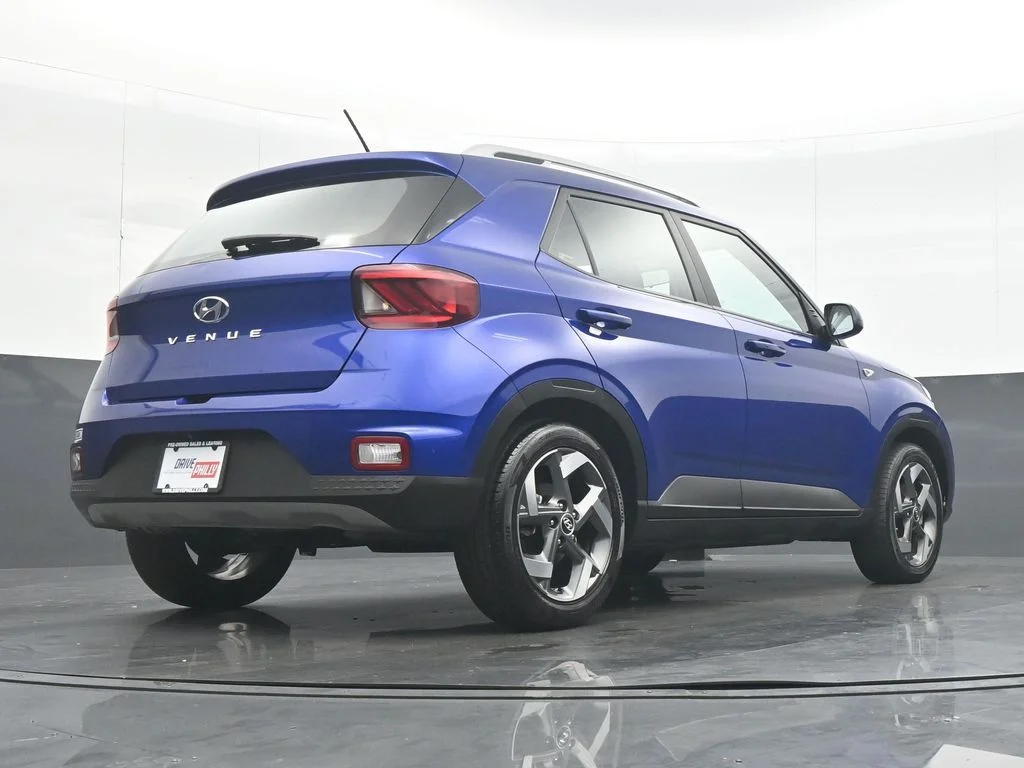 Used 2025 Blue Hyundai SEL image 30