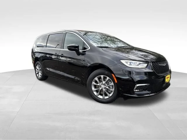 2026 Chrysler Pacifica Select AWD's photo