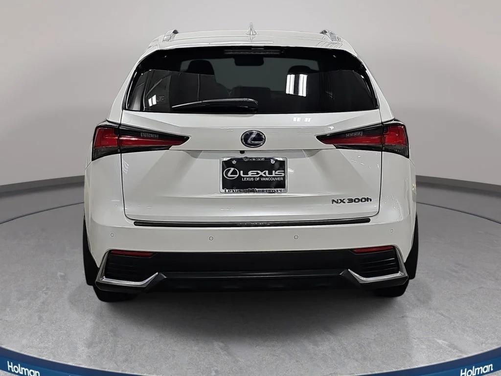 Used 2019 White Lexus 300h image 7