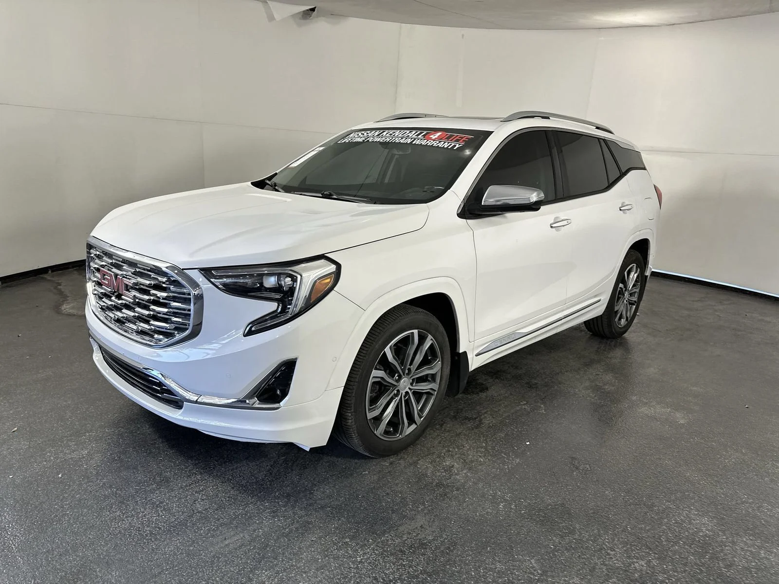 Used 2018 White GMC Denali image 4