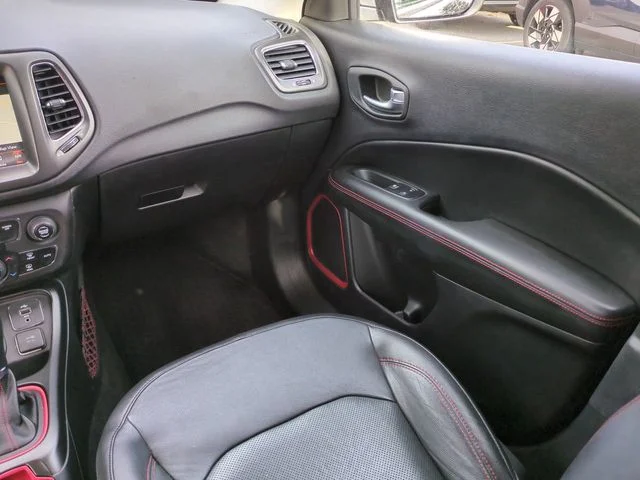 Used 2018 Black Jeep Trailhawk image 17