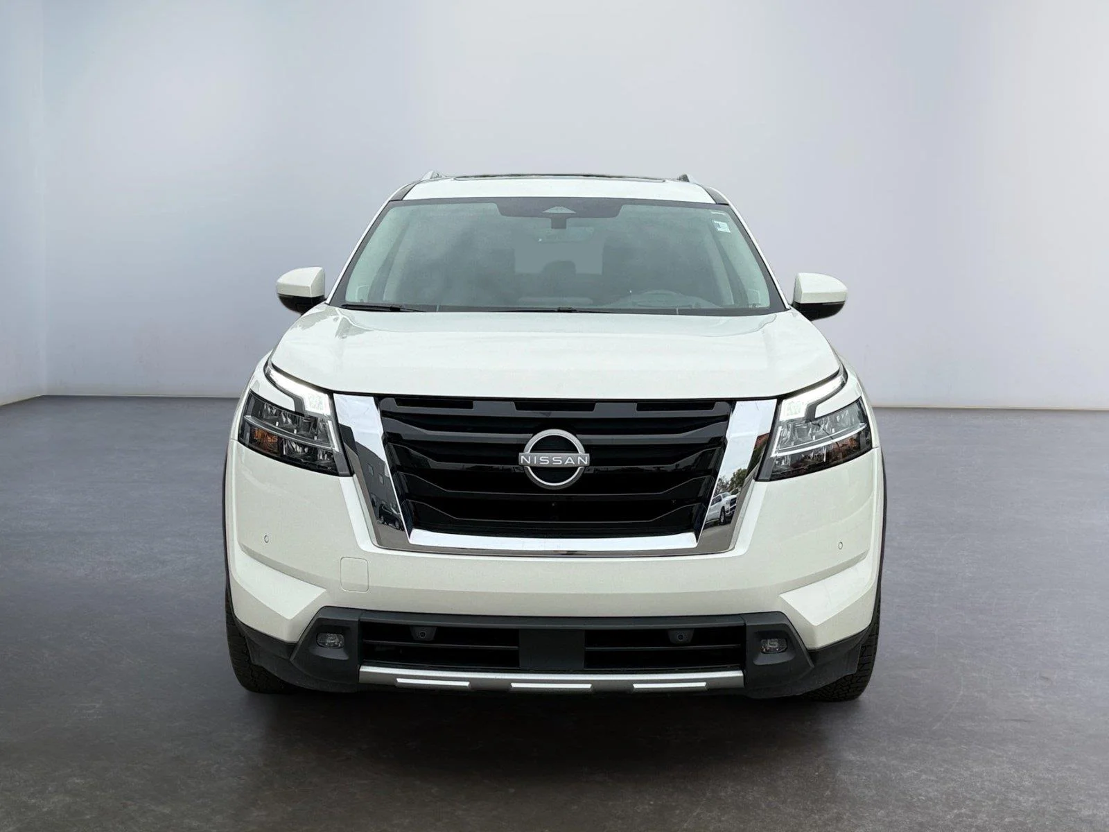 Used 2023  Nissan Platinum image 8