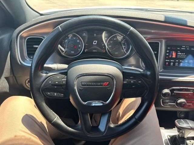 Used 2022 White Dodge SXT image 17