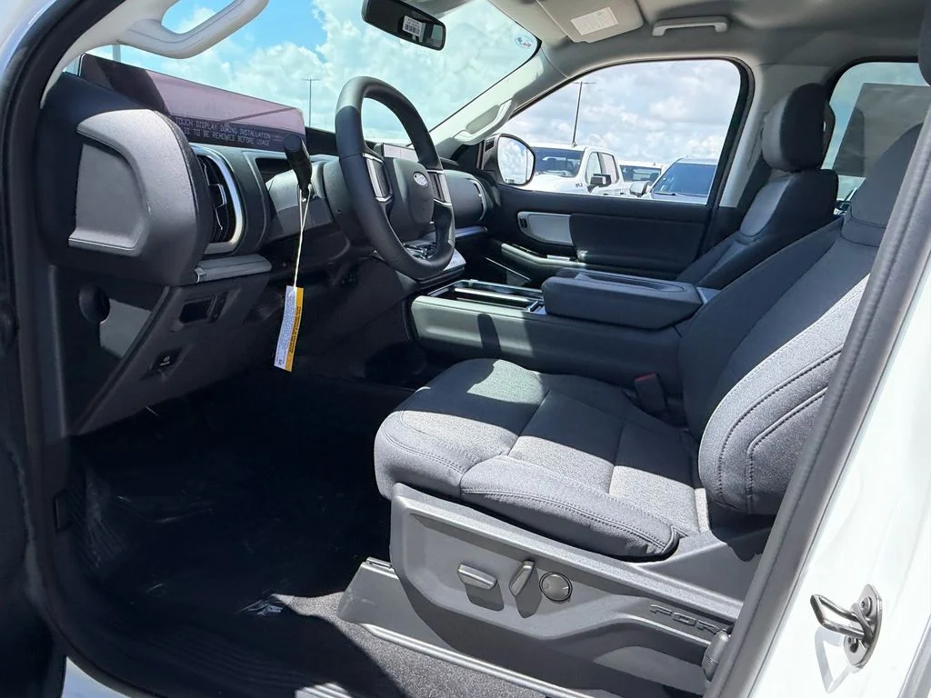 New 2027 Star White Metallic Tri-Coat Ford Active image 11