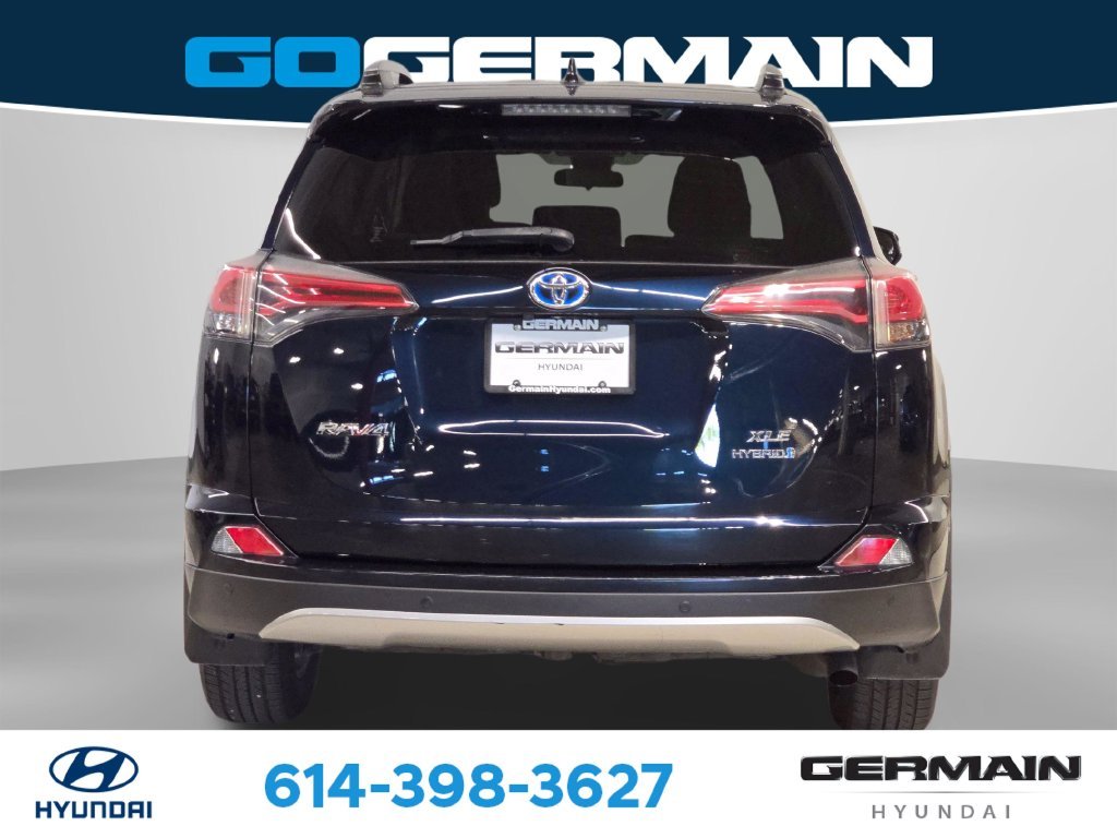 Used 2018 Blue Toyota XLE image 9