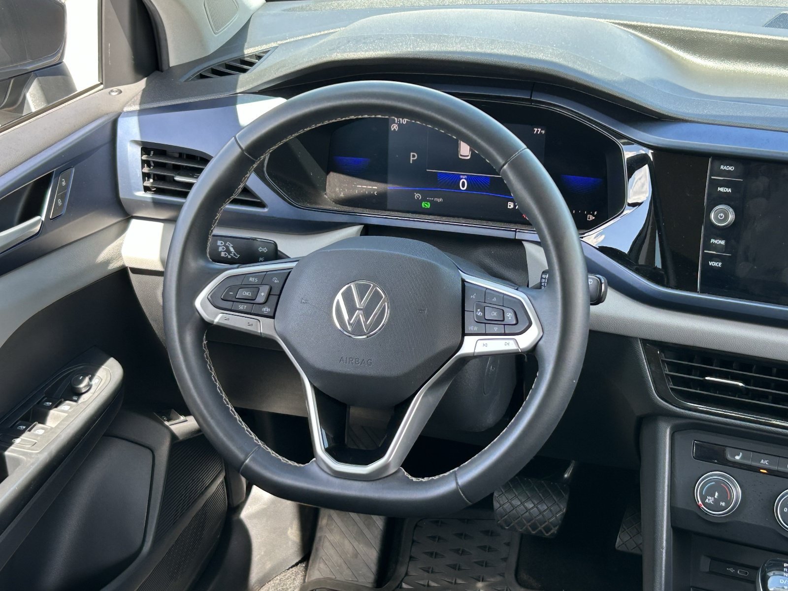 Used 2022 Gray Volkswagen 1.5T SE image 10