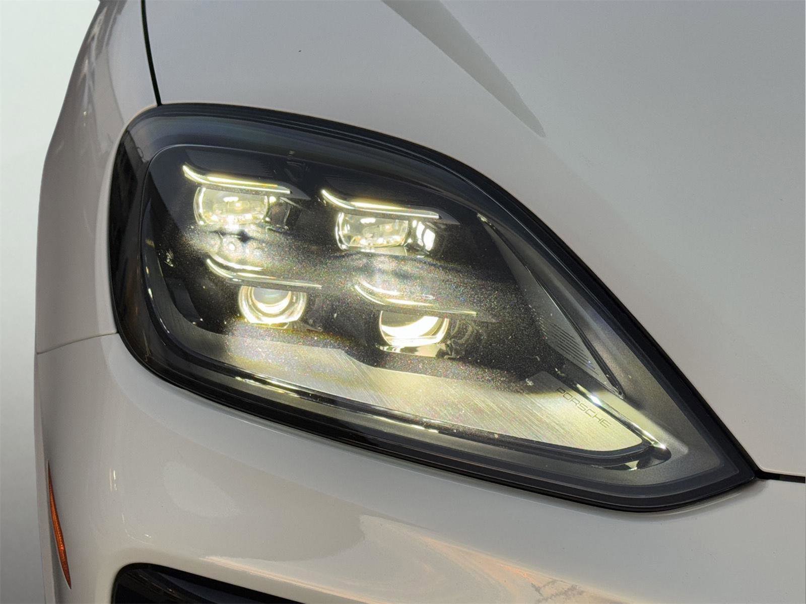 Used 2025 White Porsche  image 78