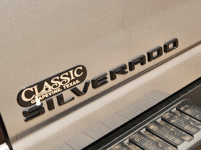 New 2026 Sterling Gray Metallic Chevrolet LT image 9