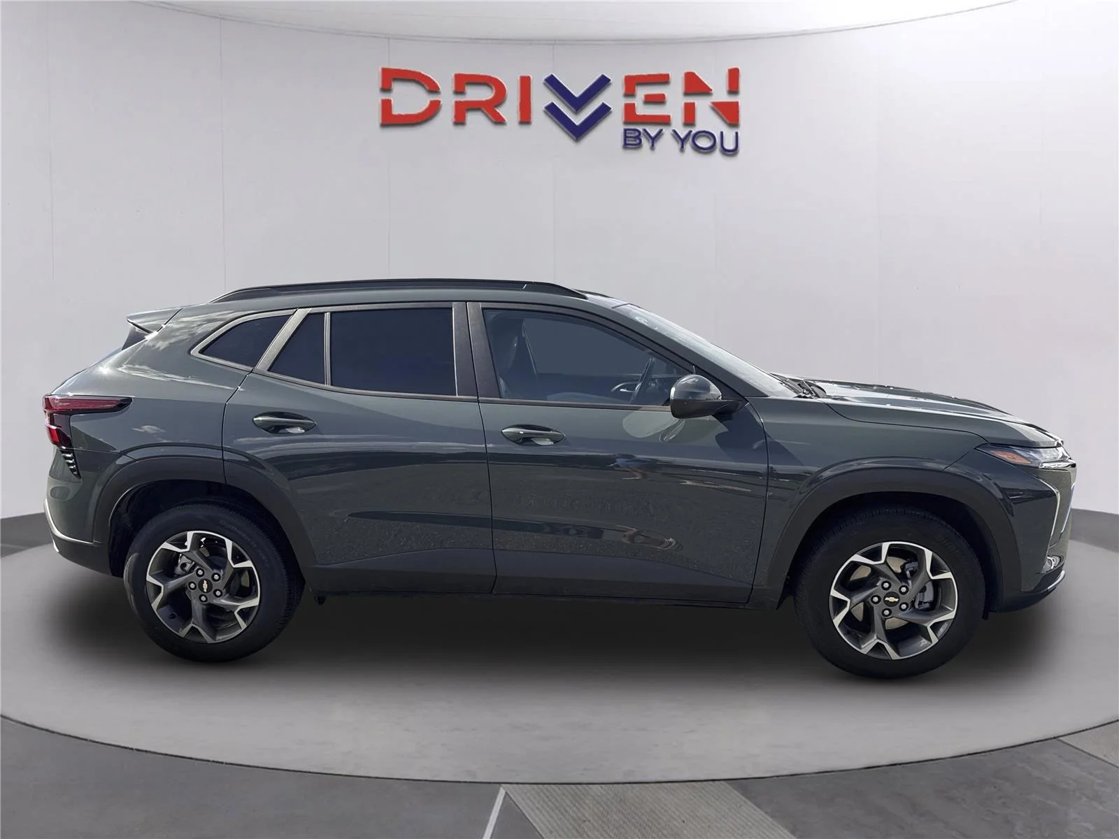 Used 2025 Cypress Gray Chevrolet LT image 3
