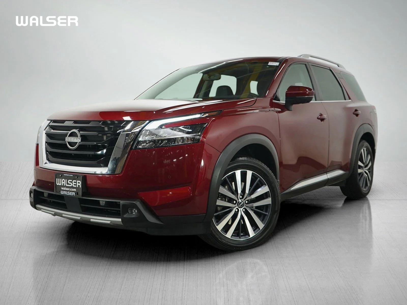 2022 Nissan Pathfinder Platinum 4WD's photo