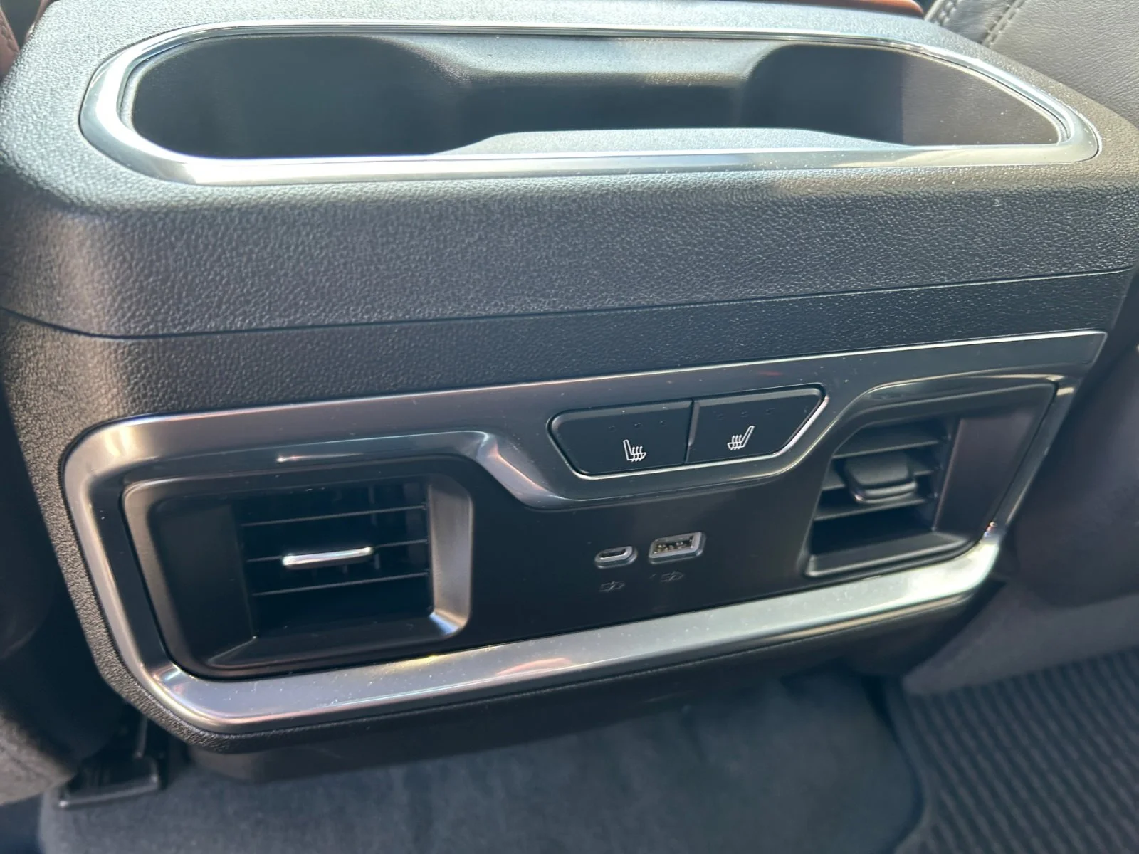 Used 2025 Black GMC Denali Ultimate Crew Cab image 20