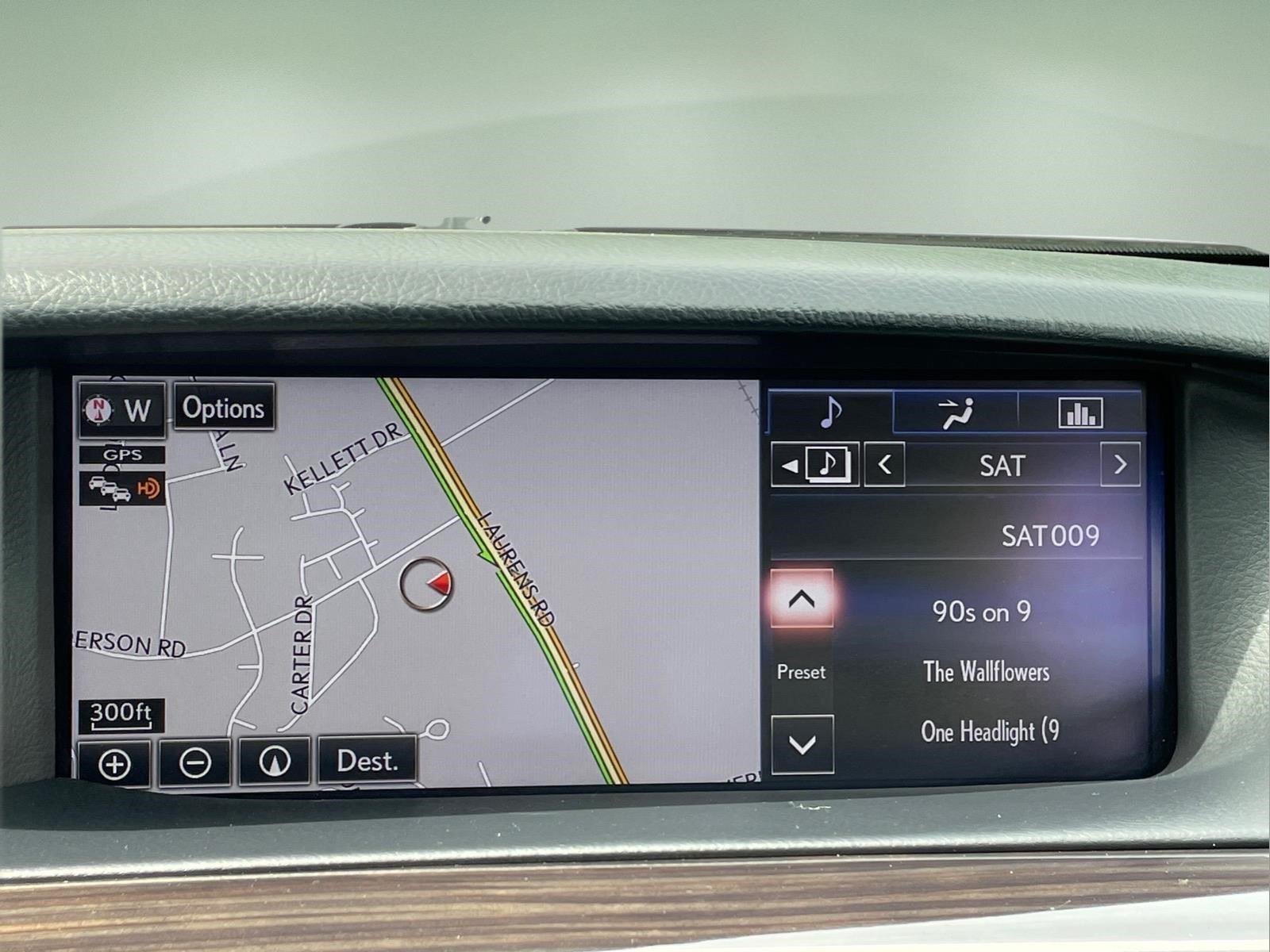 Used 2015 Liquid Platinum Lexus COMFORT image 24