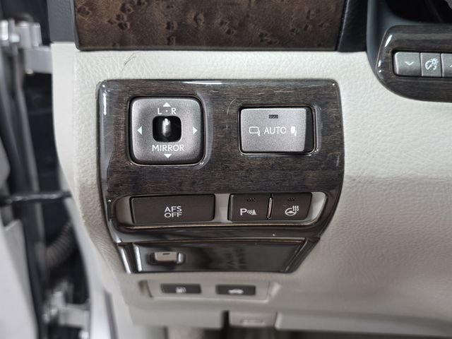Used 2007 Silver Lexus 460 L image 26