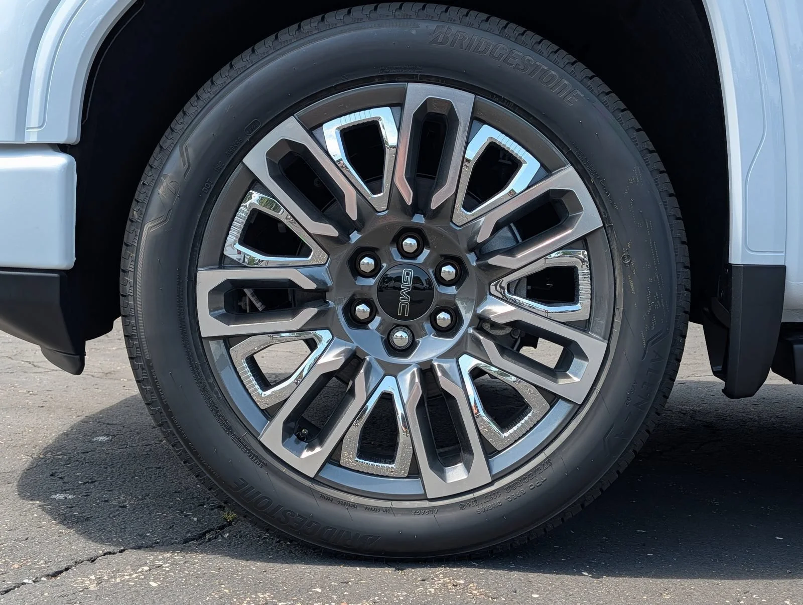 New 2026 Glacier White Tricoat GMC Denali Ultimate image 3
