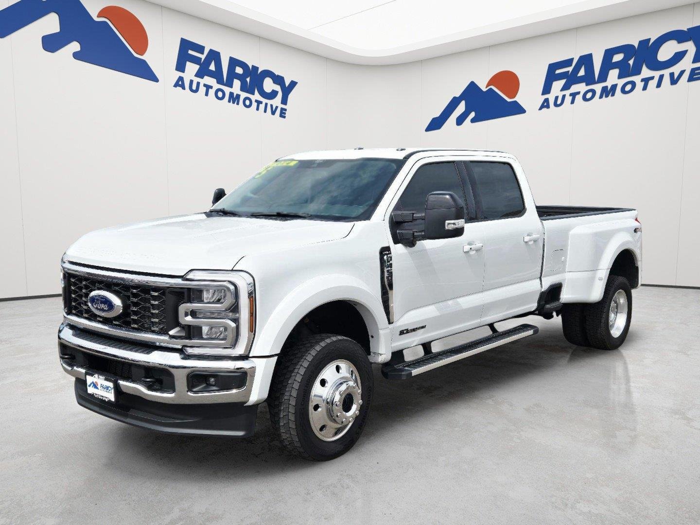 Used 2025 Oxford White Ford LARIAT image 1