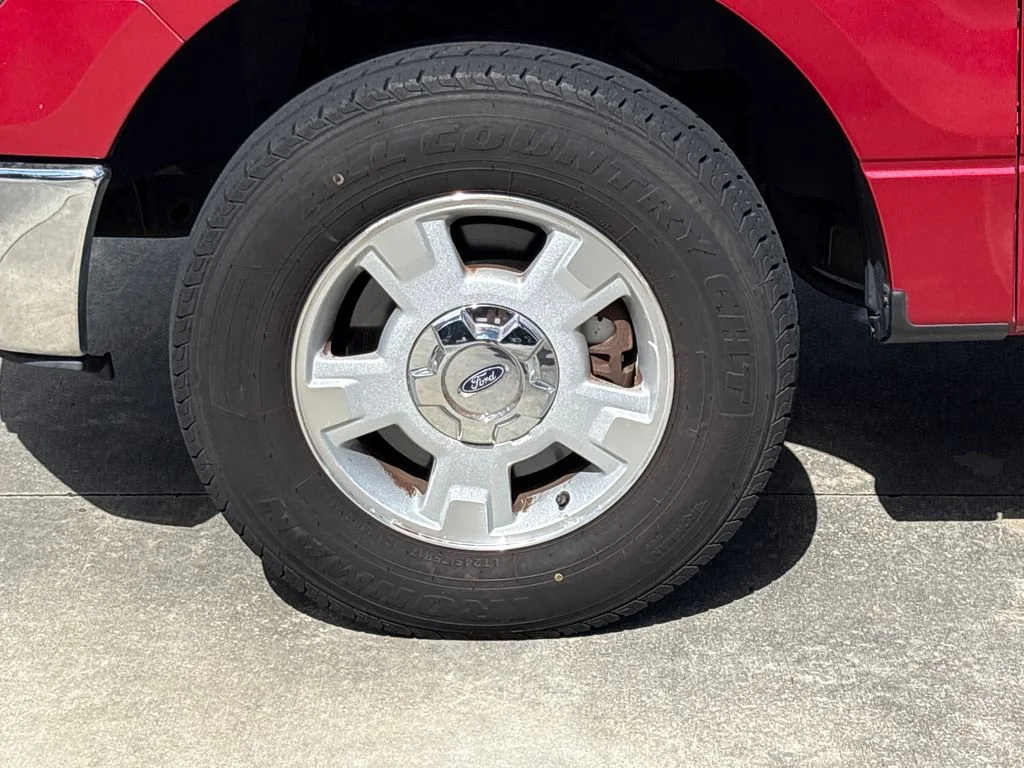 Used 2010 Red Ford XLT image 12