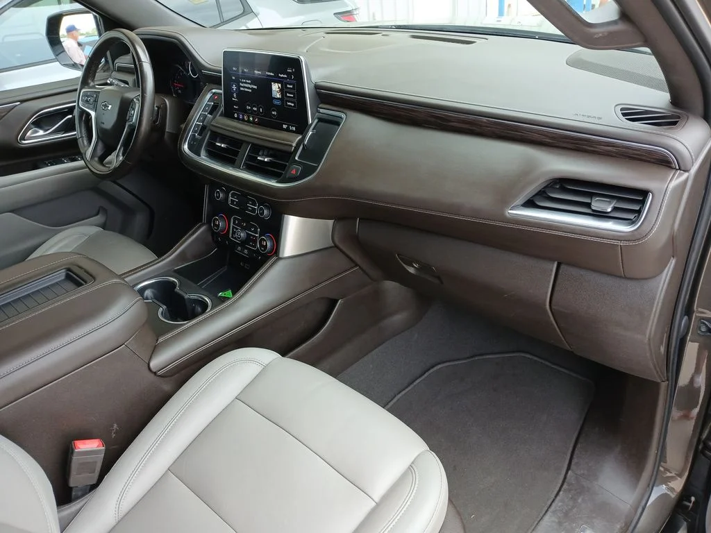 Used 2021 Gray Chevrolet Z71 image 30
