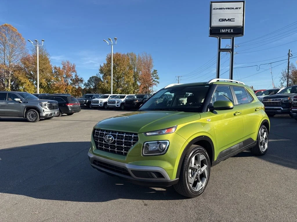 Green 2024 Hyundai Venue SEL FWD SUV / Crossover Front-Wheel Drive