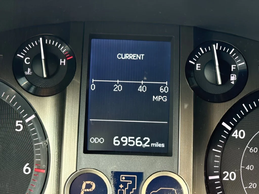 Used 2019 White Lexus 460 image 26