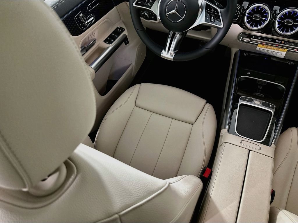 New 2026 Polar White Mercedes-Benz GLA 250 image 23