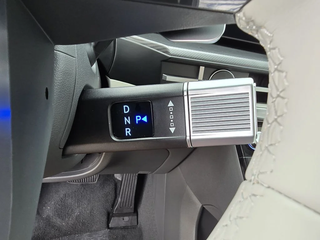New 2027 Gray Hyundai SE image 16