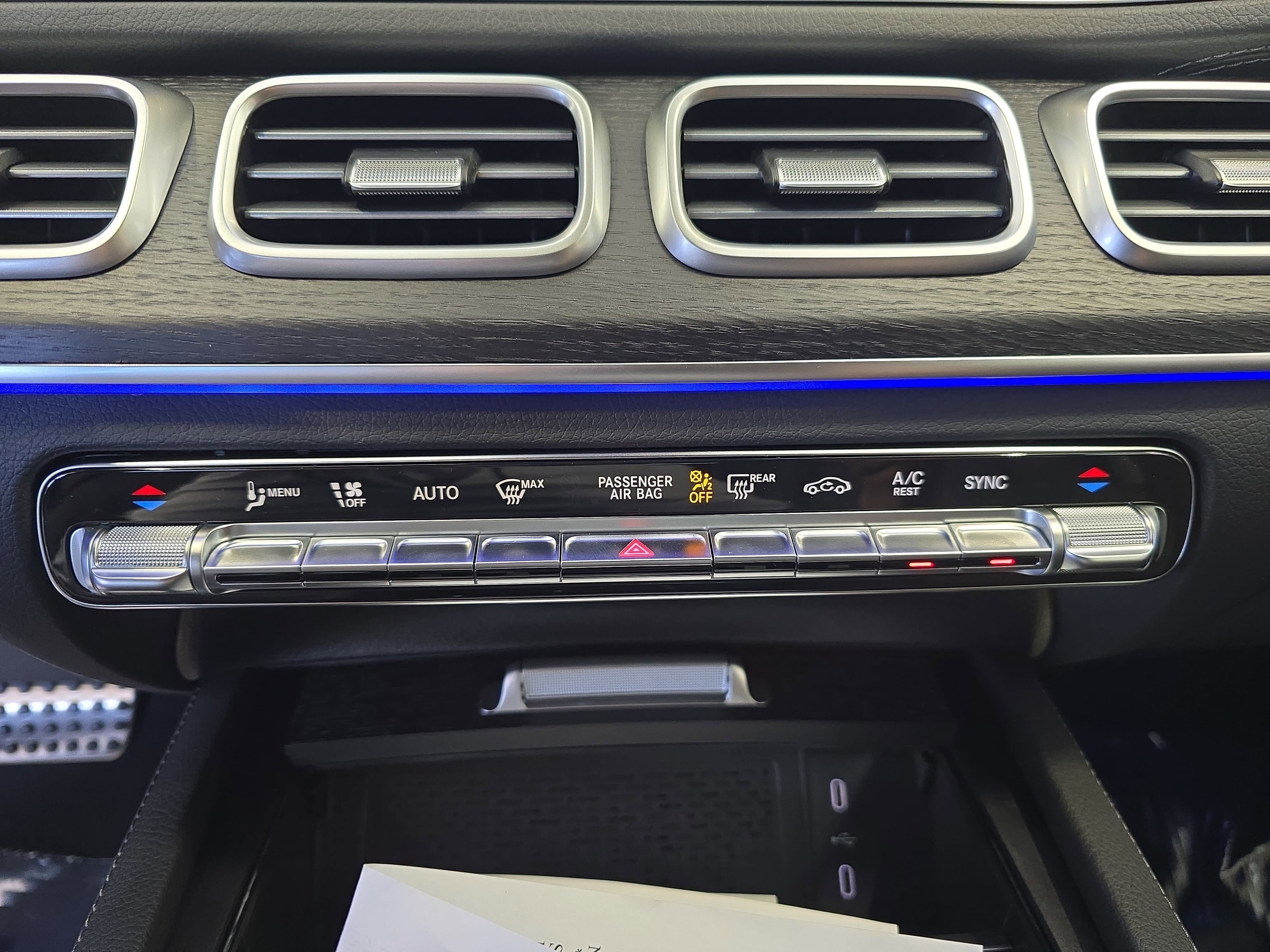 New 2026 MANUFAKTUR Moonlight White Metallic Mercedes-Benz GLE450 image 23