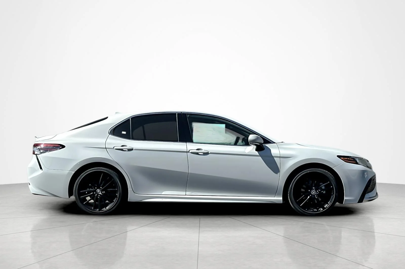 Used 2022 Ice Edge Toyota XSE image 6