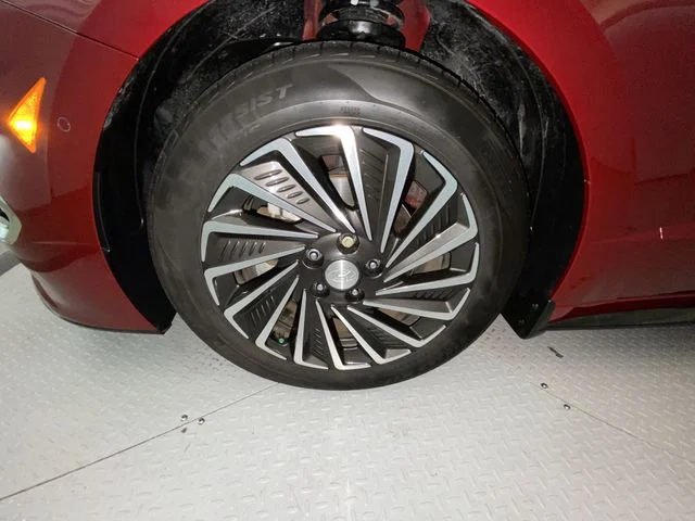 Used 2023 Red Hyundai Limited image 10