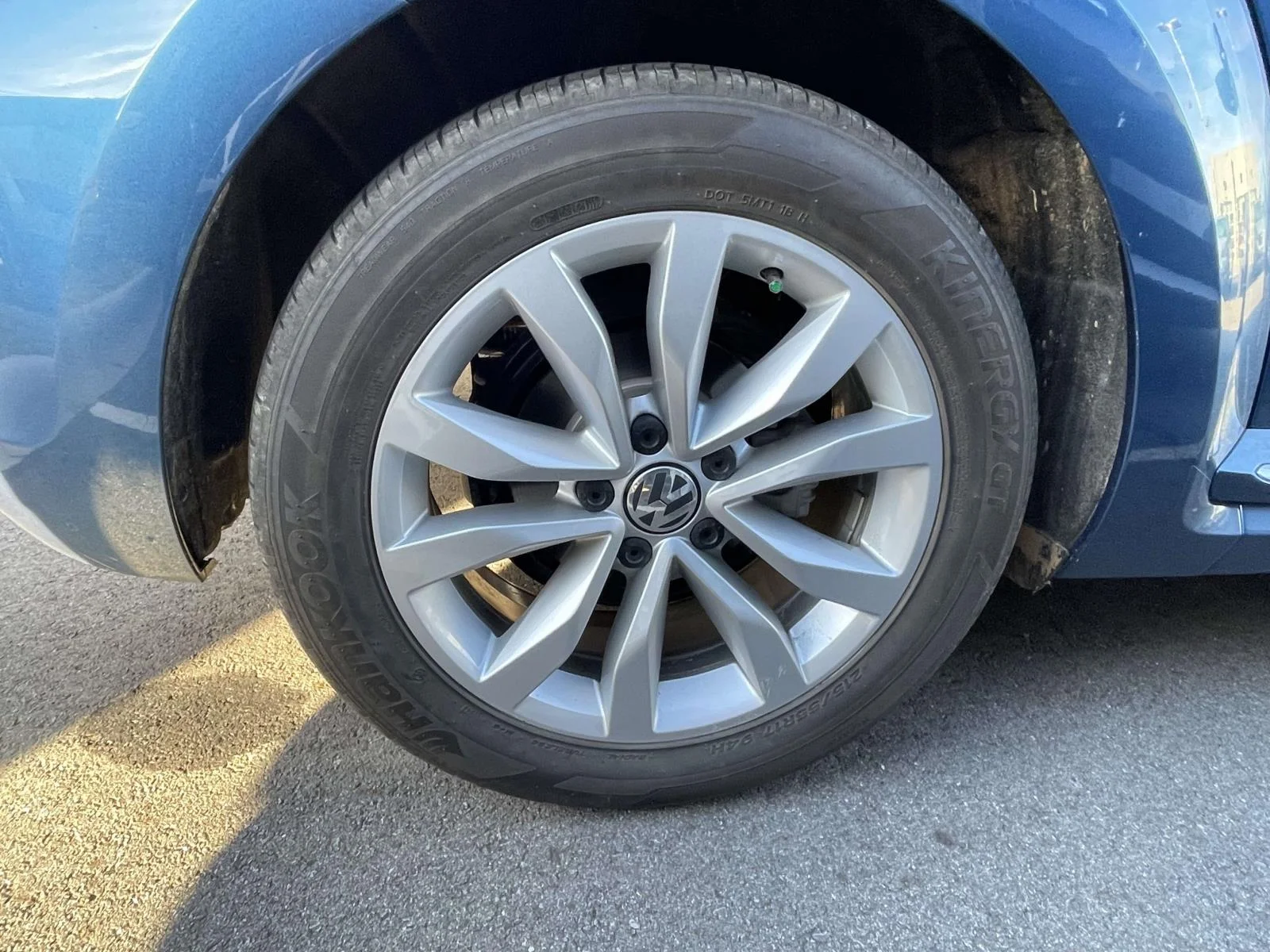 Used 2017 Silk Blue Metallic/Black Roof Volkswagen 1.8T S image 5