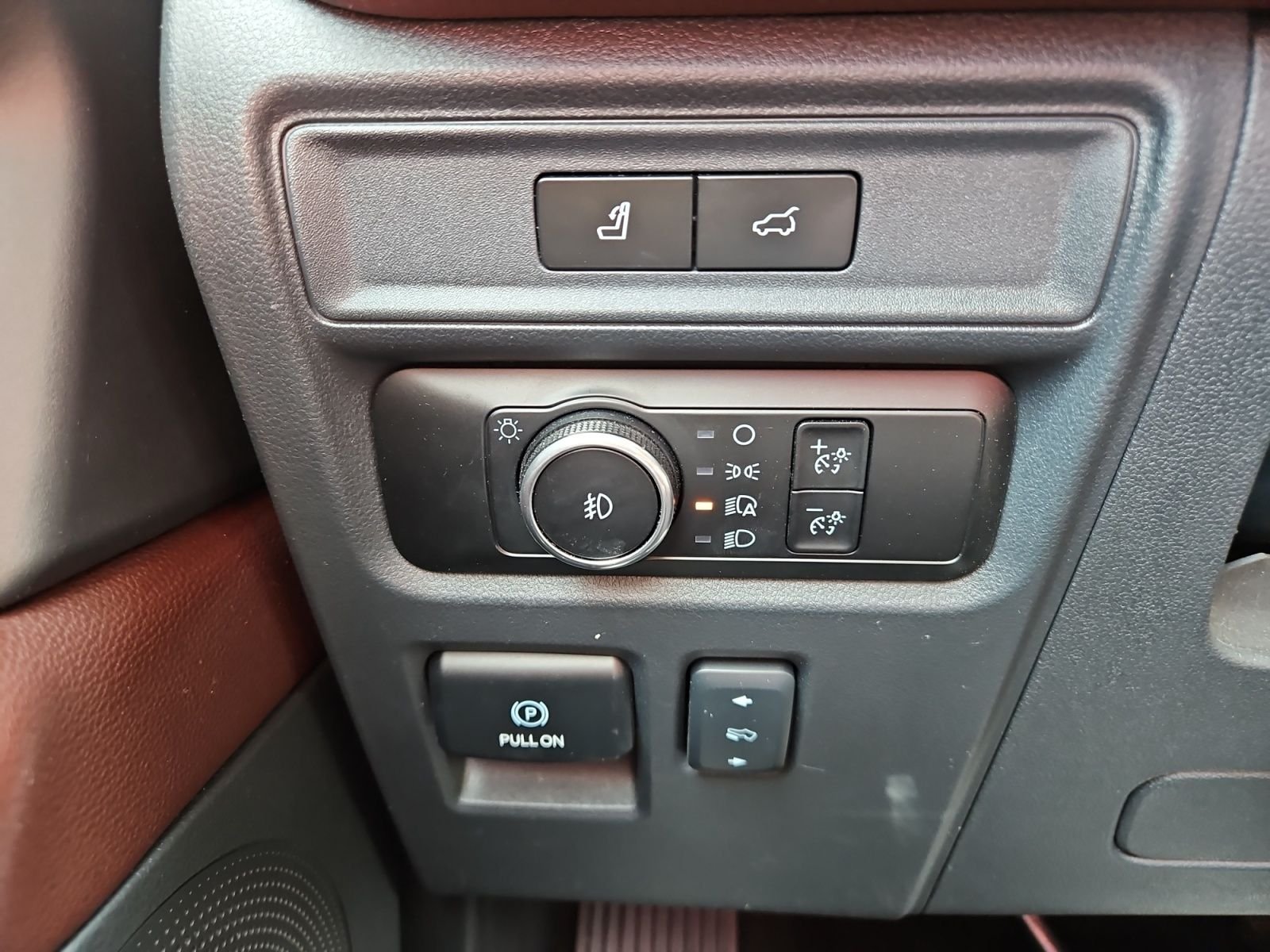 Used 2024 Black Ford Limited image 23