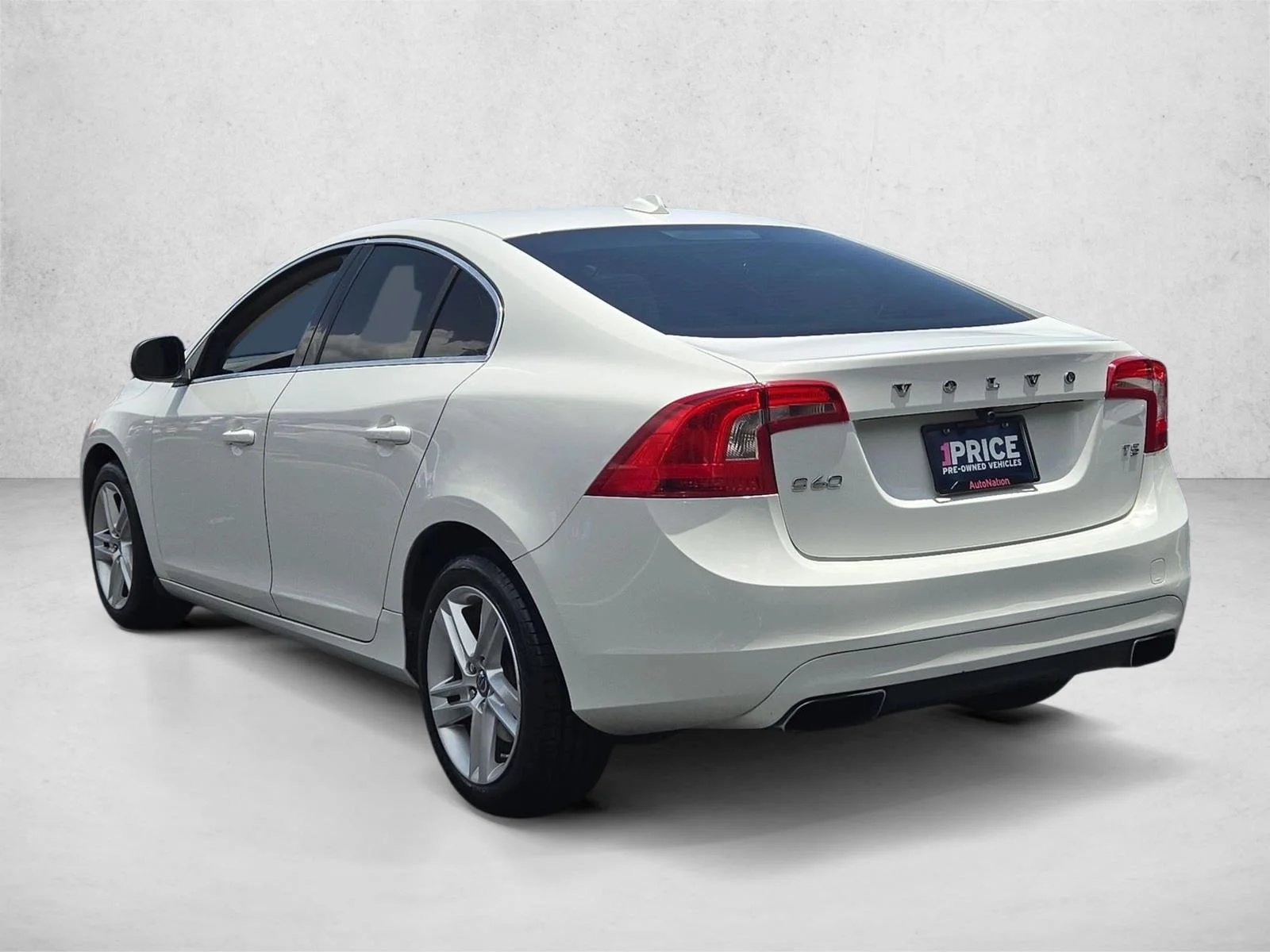 Used 2014 Ice White Volvo T5 Premier image 8