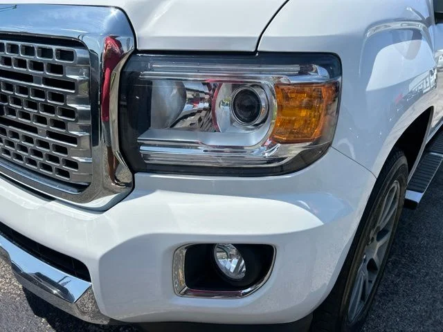 Used 2019 White GMC Denali image 9