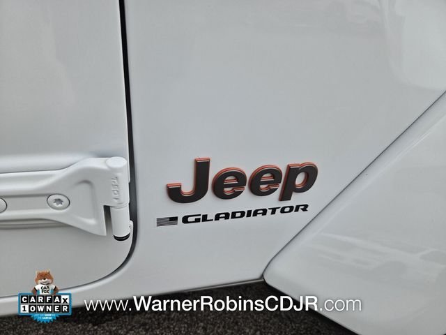 Used 2025 White Jeep Mojave image 19