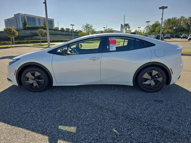 New 2026 Wind Chill Pearl Toyota SE image 7