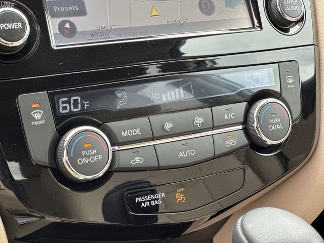 Used 2016 White Nissan SL image 20