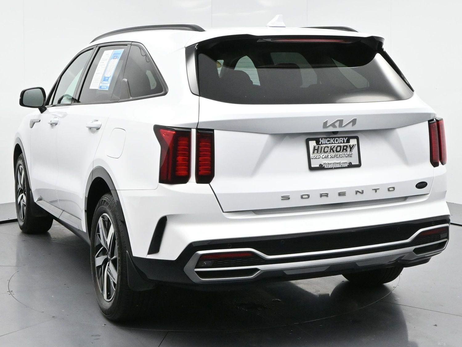 Used 2022 Glacial White Pearl Kia S image 6