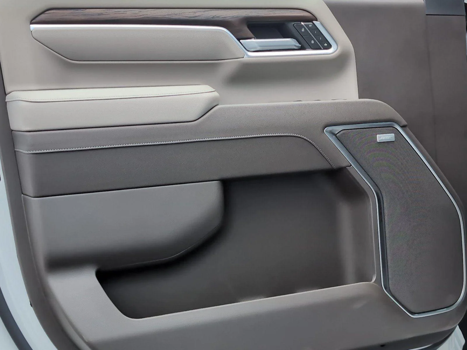 New 2026 Summit White GMC SLT image 19