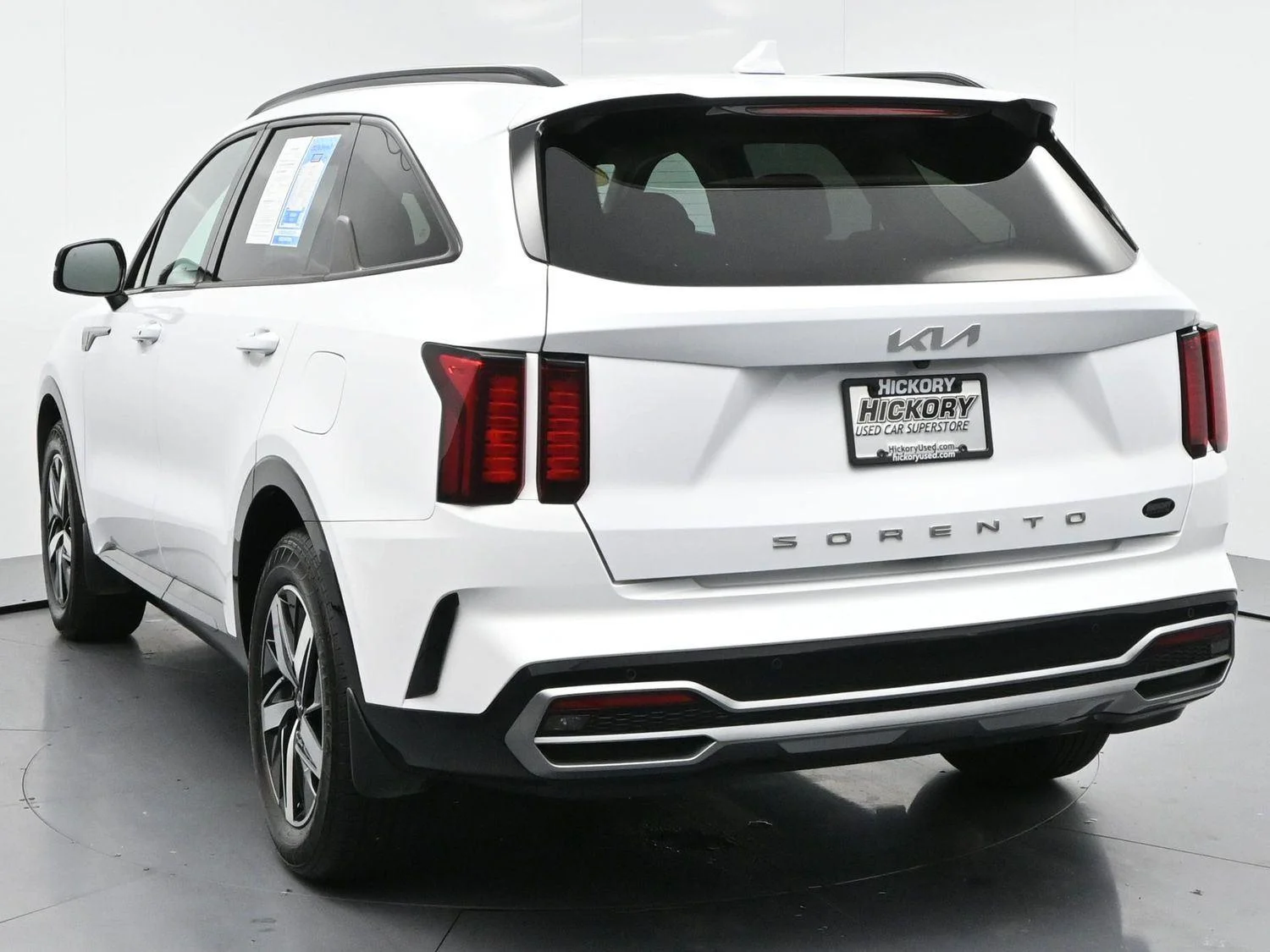 Used 2022 Glacial White Pearl Kia S image 6